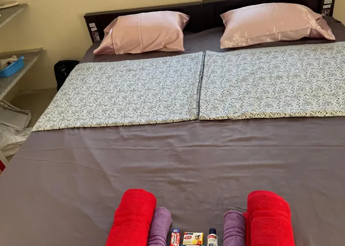 Sels Home 2 Single Bed, Bathroom, Lift, Third Floor, Bike Park