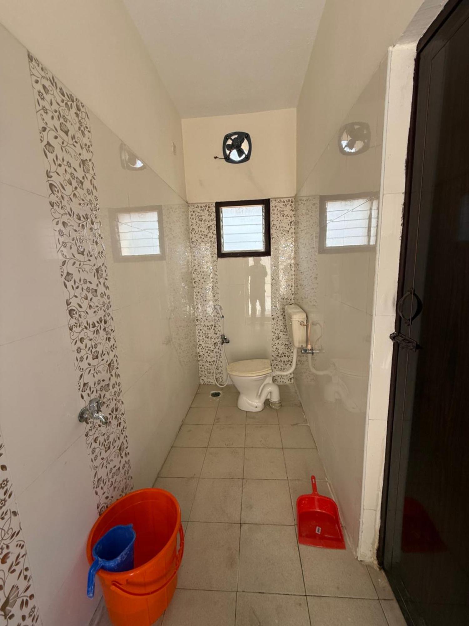 Sels 2 Single Bed, Bathroom, Lift, Third Floor, Bike Park Chennai