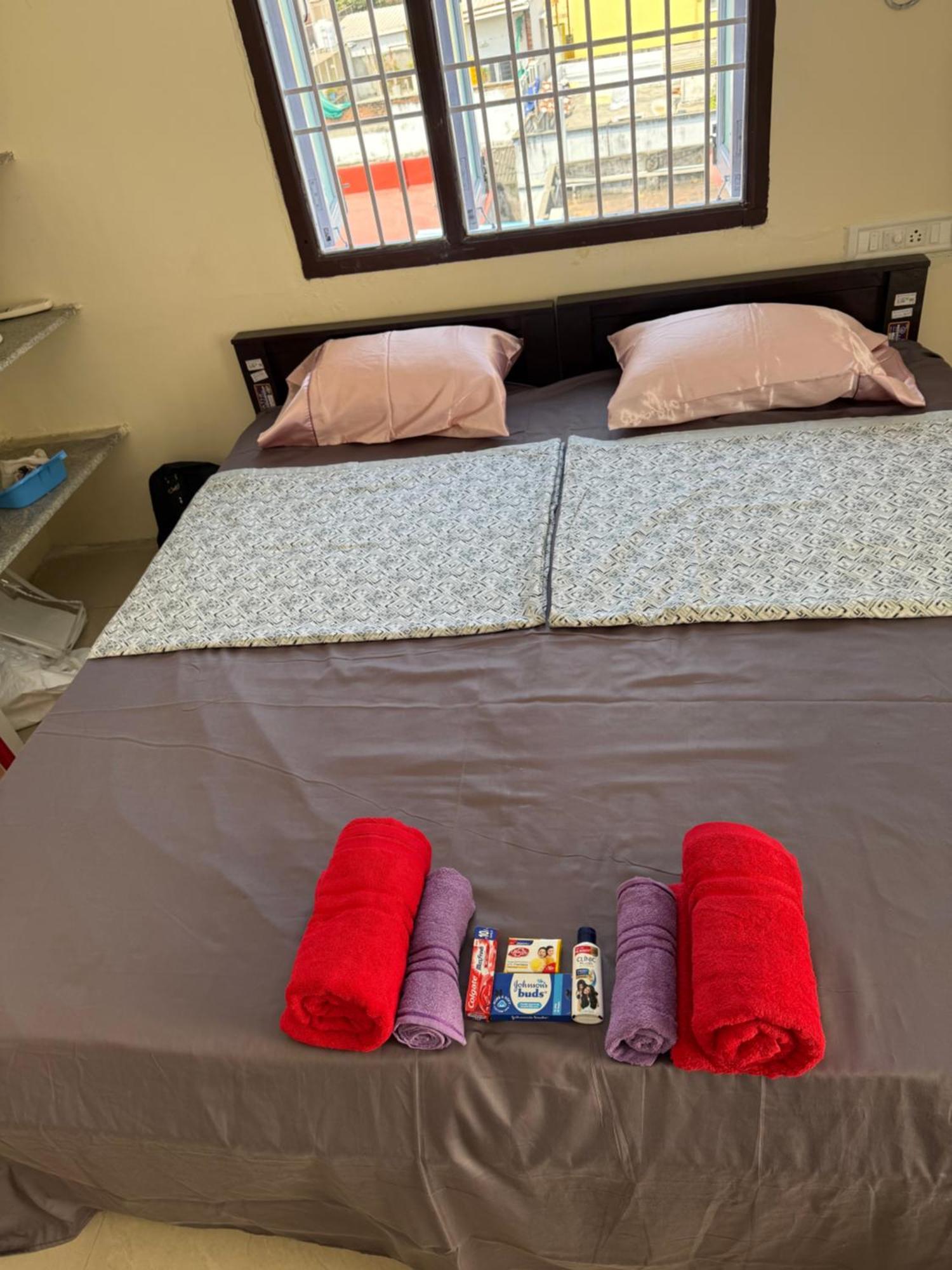 Sels 2 Single Bed, Bathroom, Lift, Third Floor, Bike Park Chennai