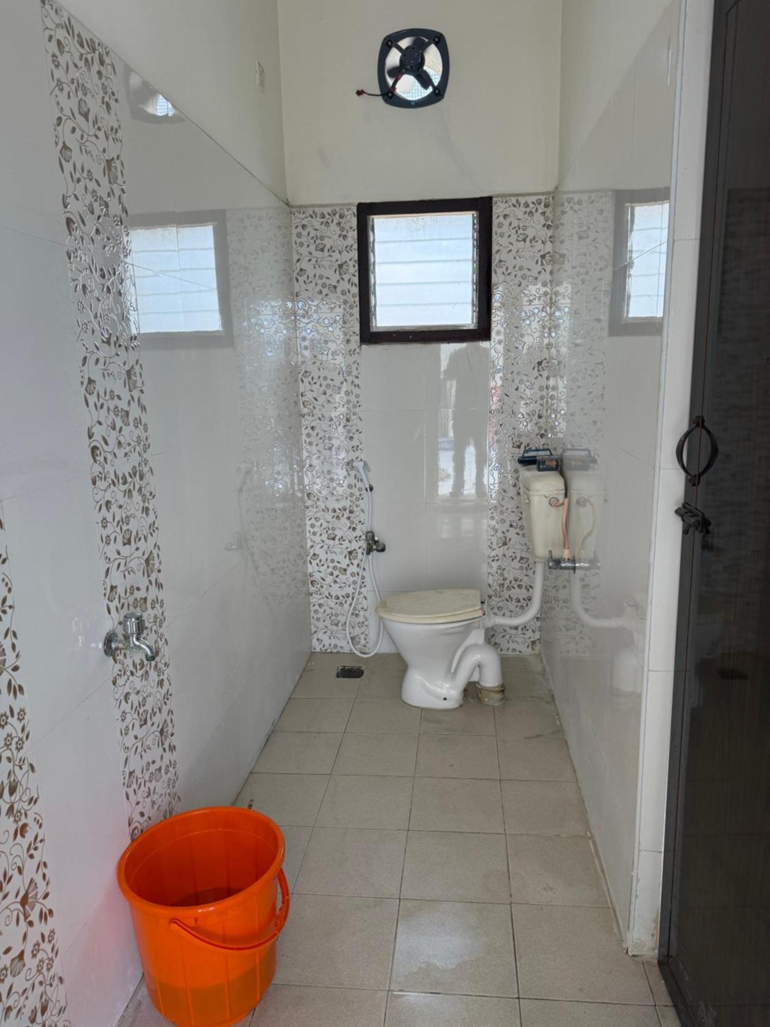 Sels 2 Single Bed, Bathroom, Lift, Third Floor, Bike Park